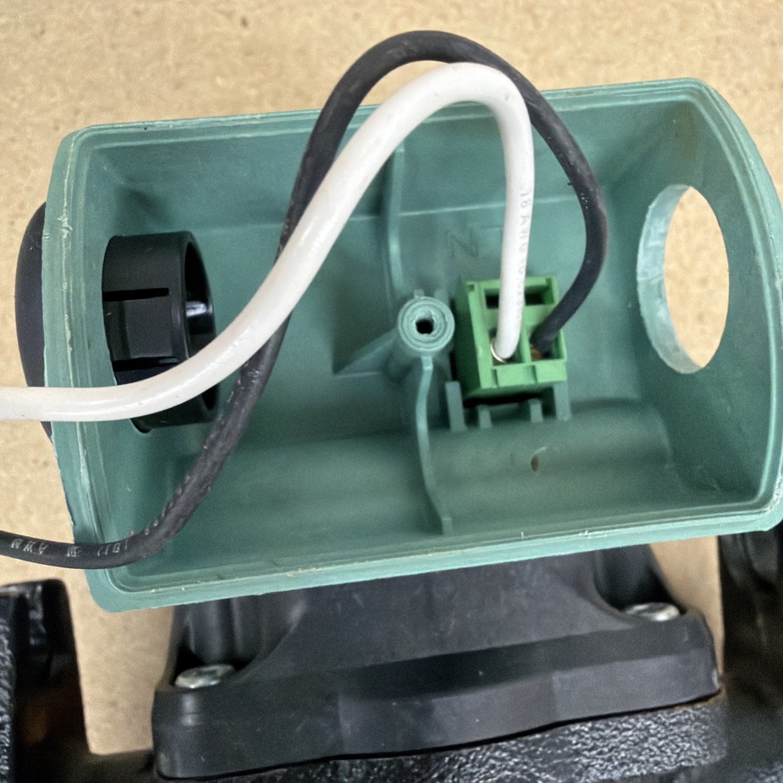 Taco Comfort Solutions Cast Iron ECM High-Efficiency 2-Flange Circulator Pump