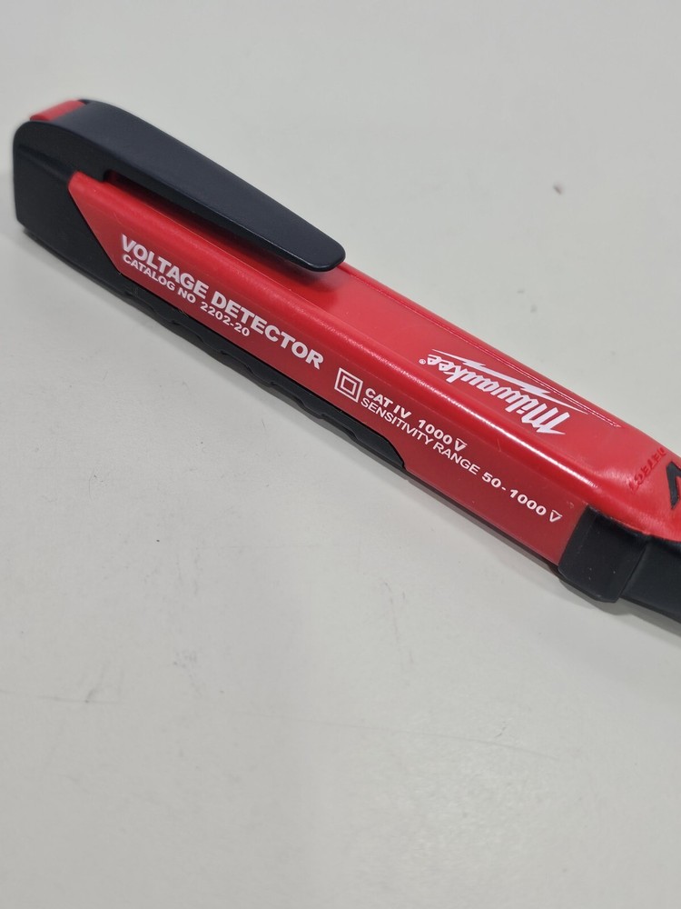 Milwaukee 2202-20 Work Light Voltage Detector Tested Working Good Clean