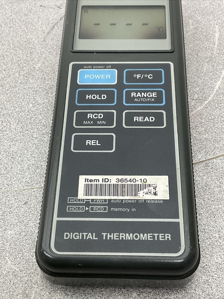 Omega HH81 Black Handheld LCD Display Portable Digital Thermometer