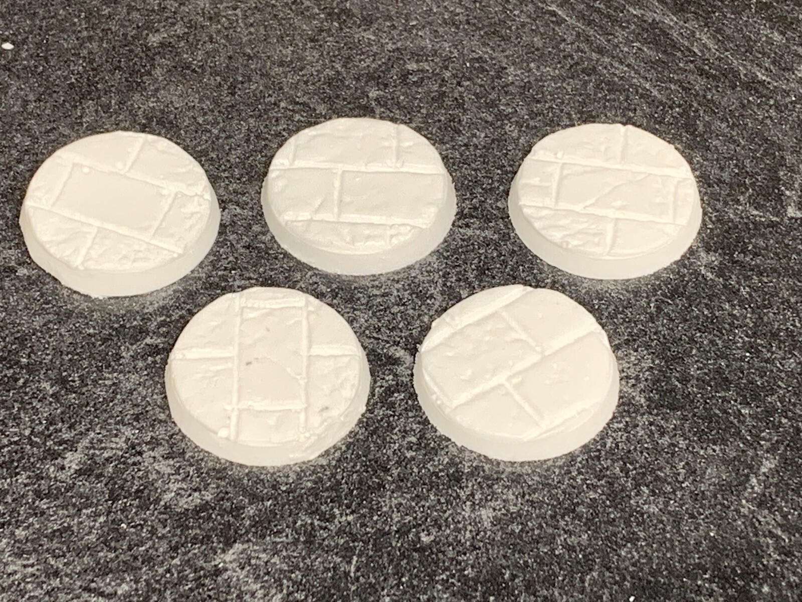 25mm (5) Cobblestone Fieldstone Scenic Resin Miniature Base Warhammer 40k Bases