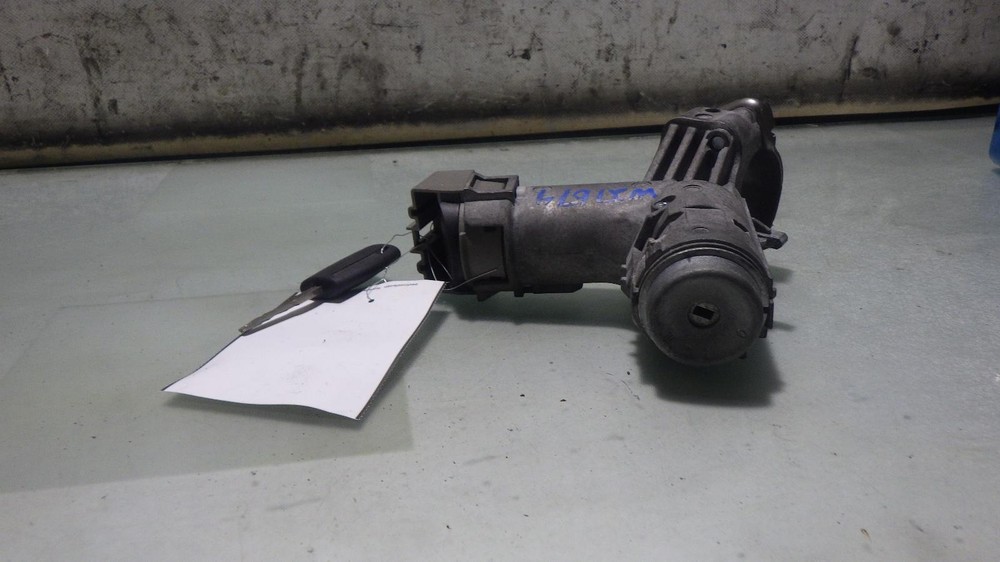 16 FORD FIESTA Ignition W/Key