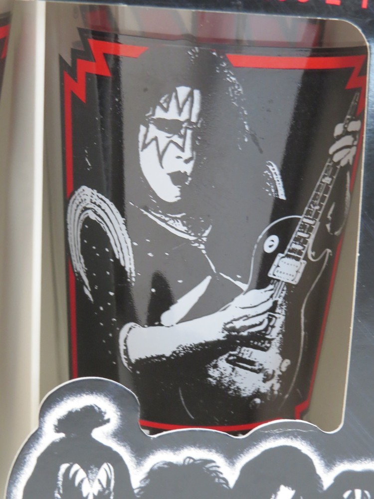 KISS PINT GLASSES LIVE SHOTS SET OF 4 NEW IN 2 BOXES