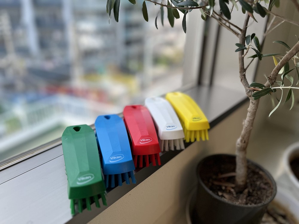 Red BrushScrubMedium7"PP/PBT 3587