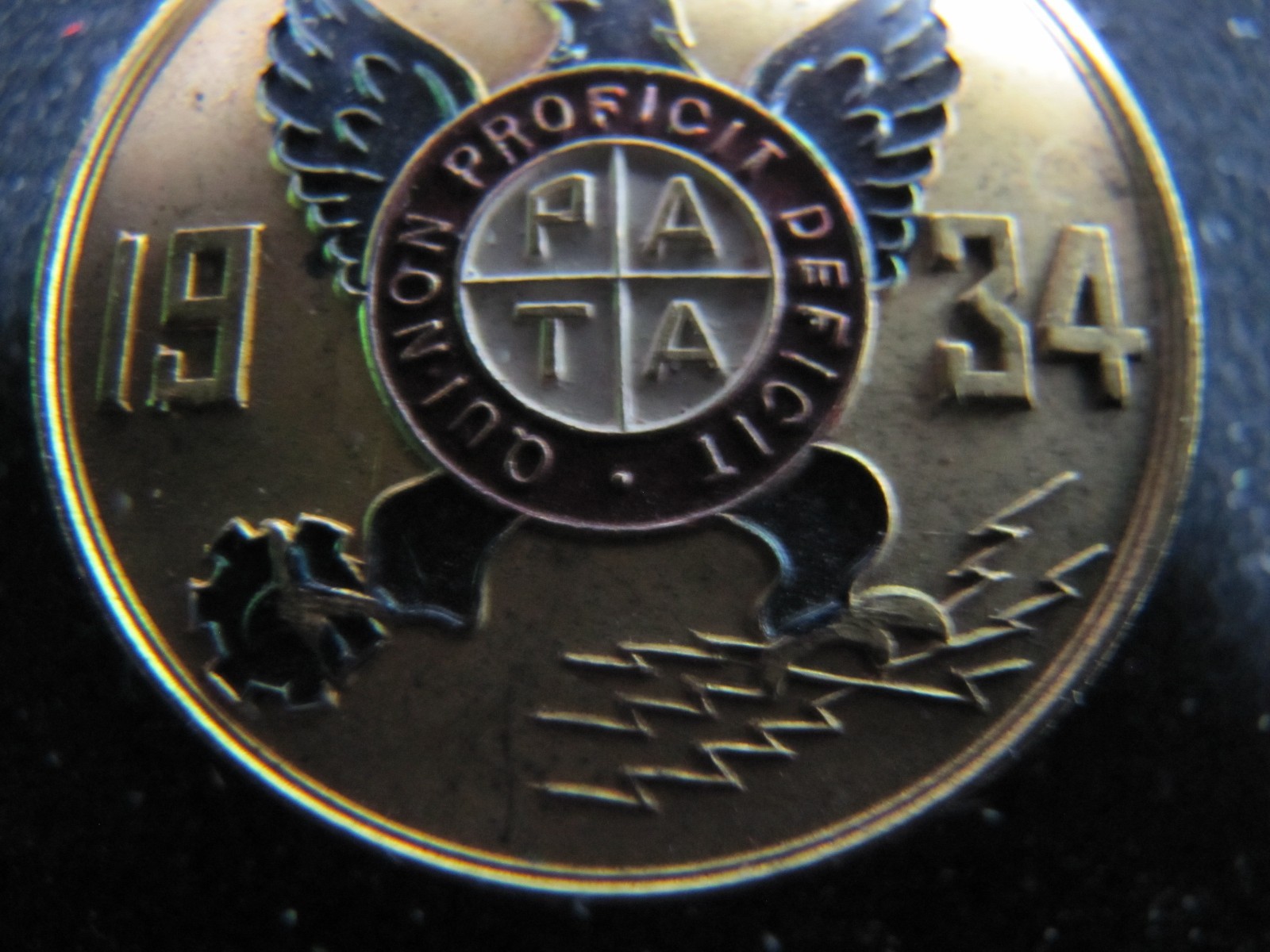 1934 NRA National Recovery Act Enameled Pinback Pin USA