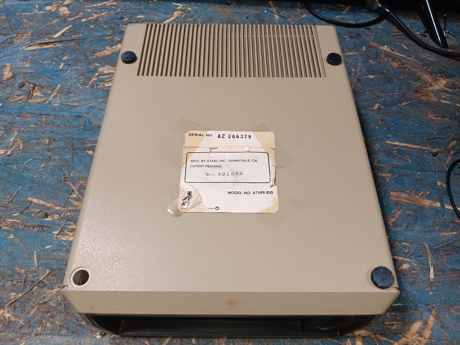 Atari 810 EXACT FLOPPY DISK DRIVE ONLY-GOOD-QUICK TESTED-NOT LOCKING IN-READS