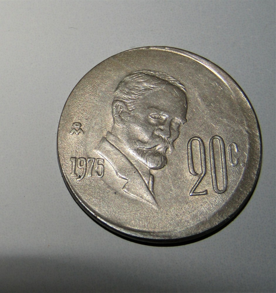 1975 MEXICO 20c. ERROR Off Center Strike