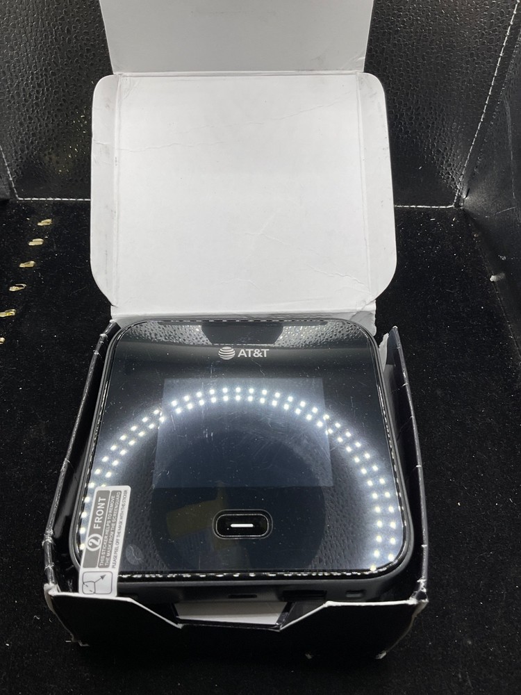 +NightHawk NetGear M7 PRO Mobile Router *Open Box*