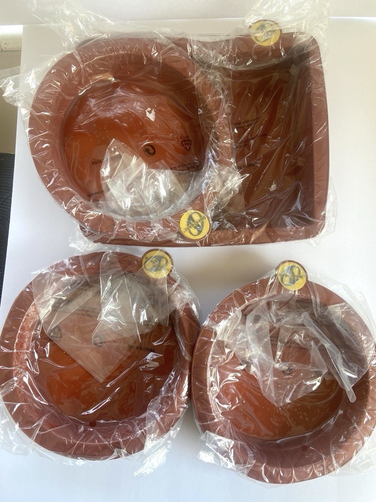 NWT Smartware Silicone Bakeware 4 piece set-copper tone