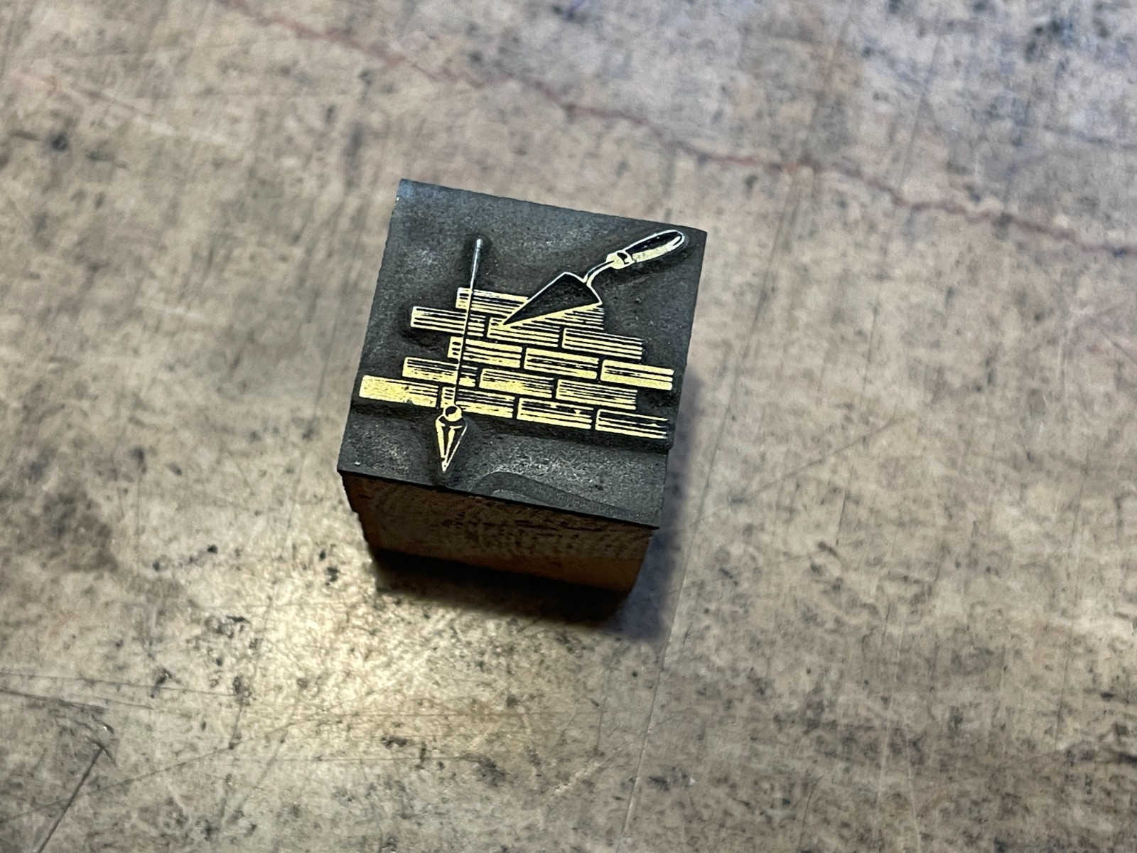 Printing Letterpress Printers Block Brick Mason's Trowel And Plumb Bob (1251)