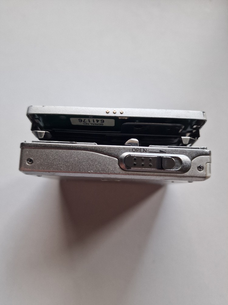 Sony MD Walkman MZ-R90