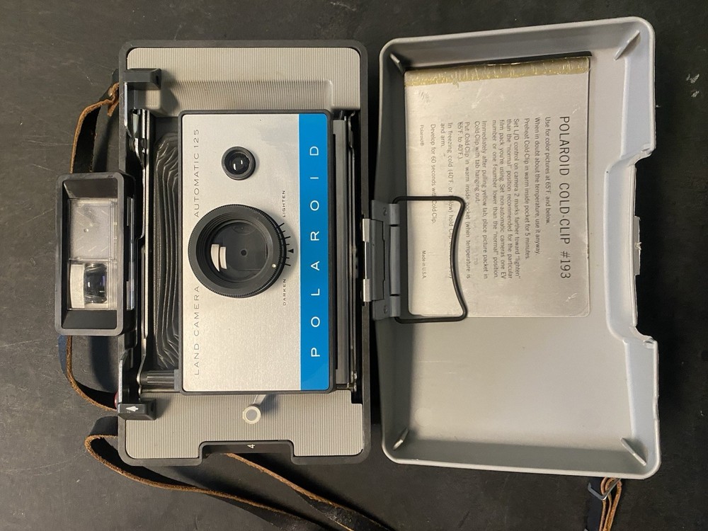 Polaroid Automatic 125 Land Camera