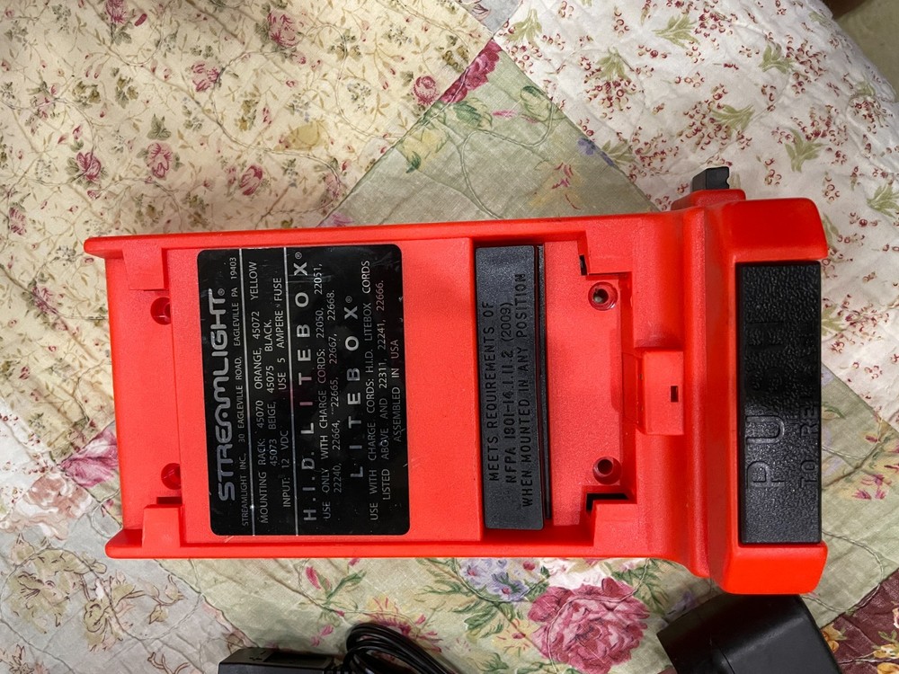 Streamlight Litebox Flashlight With Docking Station, Wall Plug Cable & Car Cable