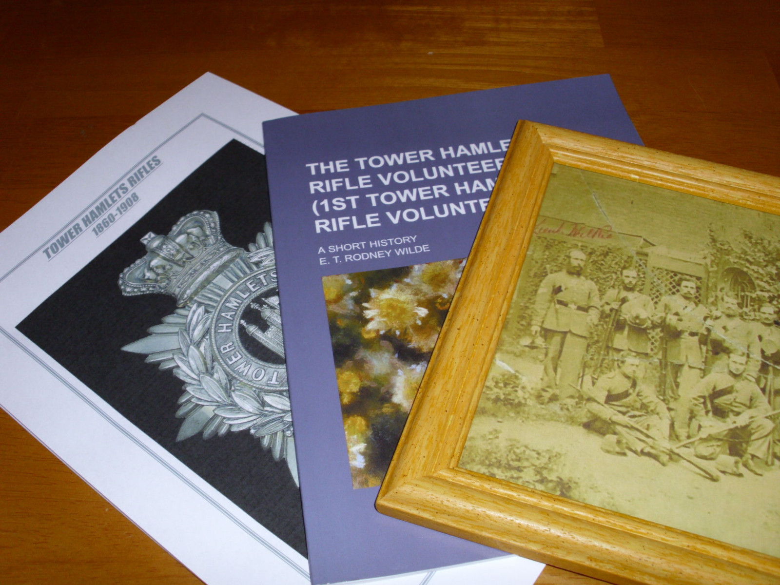 RARE VICTORIAN SILVER TOWER HAMLETS RIFLES OFFICERS BELT BUCKLE & BELT/MILITARIA