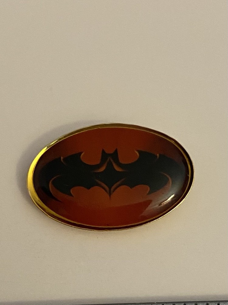 Batman Logo Lapel Pin P121