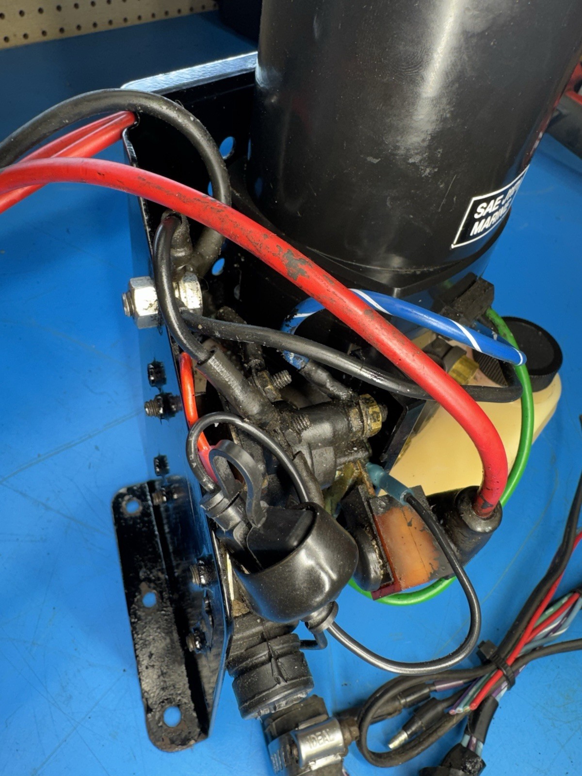 MerCruiser Alpha One Gen 2 Trim Tilt Pump