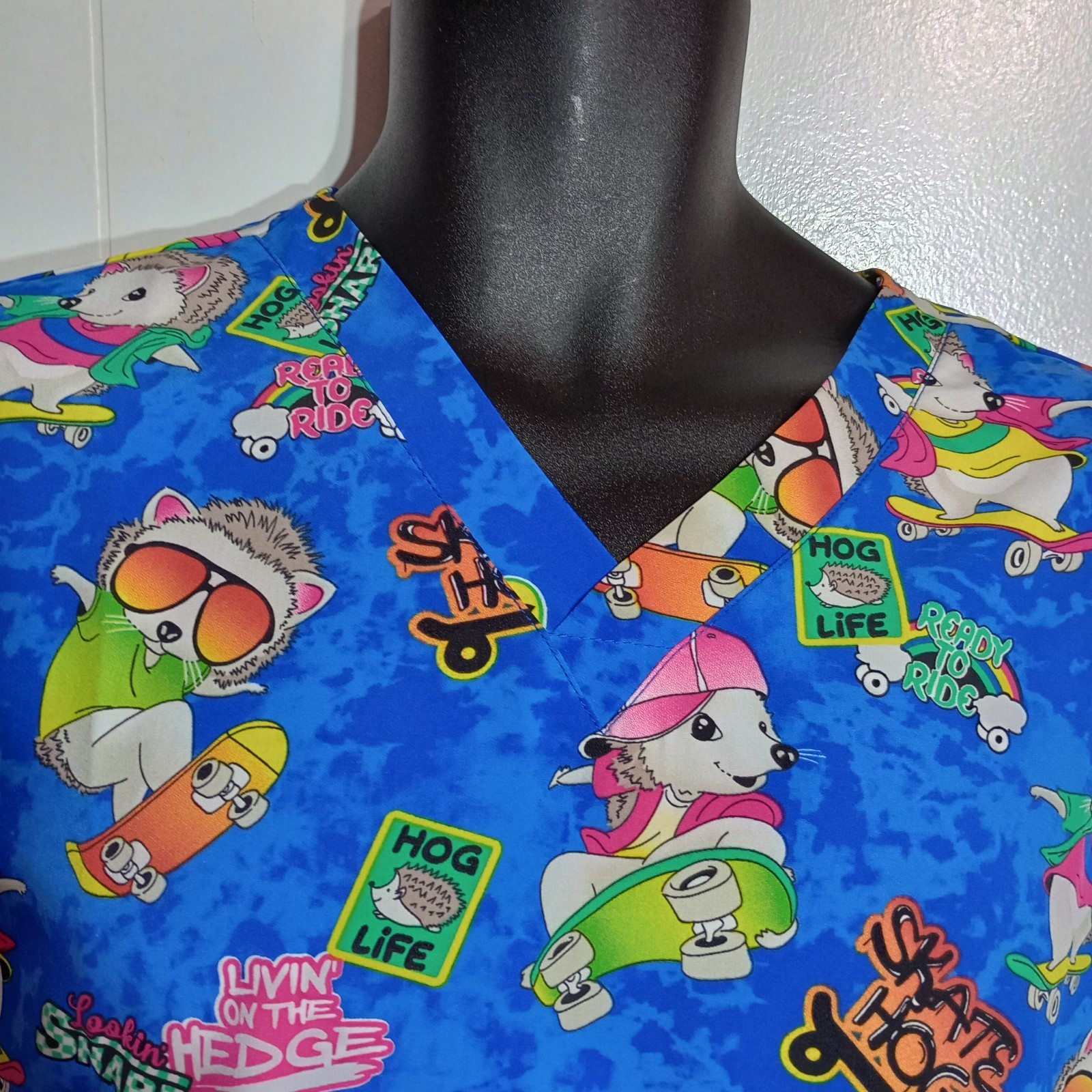 Dickies Scrub Top Blue Hedgehog Skater Skateboard Women's Size Small New NWTS