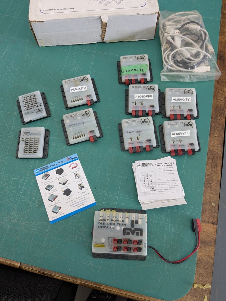 Modern Robotics Core Power Distribution Module 5x Motor Controllers 2x Servo
