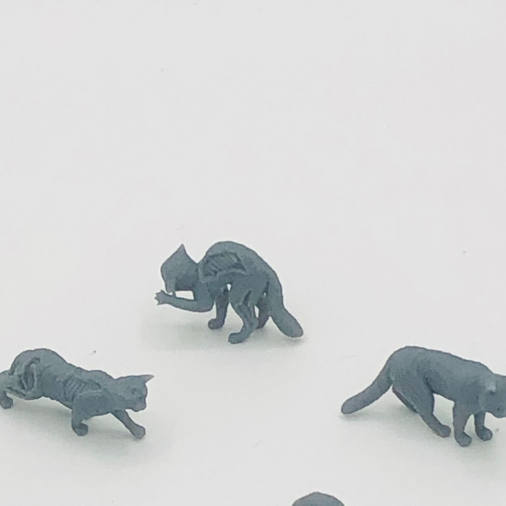 Tiny animals for basing decoration and dioramas- many different types and sets.