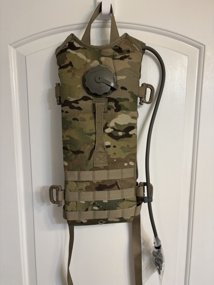 US Army Issues Molle 11 Hydration System Carrier - New