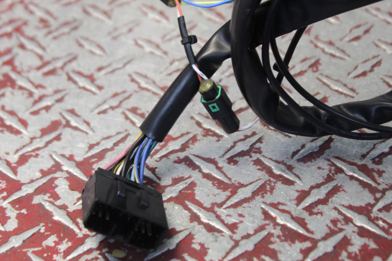 2008 VICTORY VISION TOURING LEFT CONTROL SWITCH W/ RADIO CONTROL BUTTONS VVT2