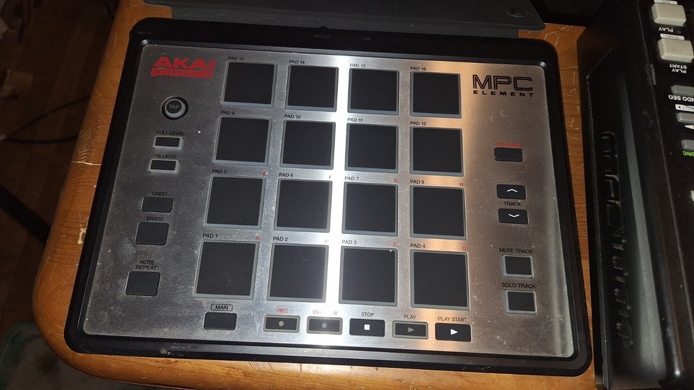Akai Element