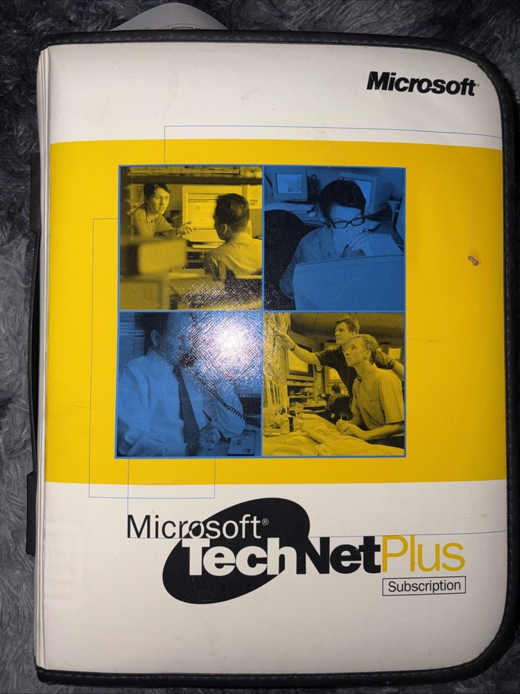 Vintage Microsoft TechNet Plus CD Subscription Binder With Discs 1999-2001