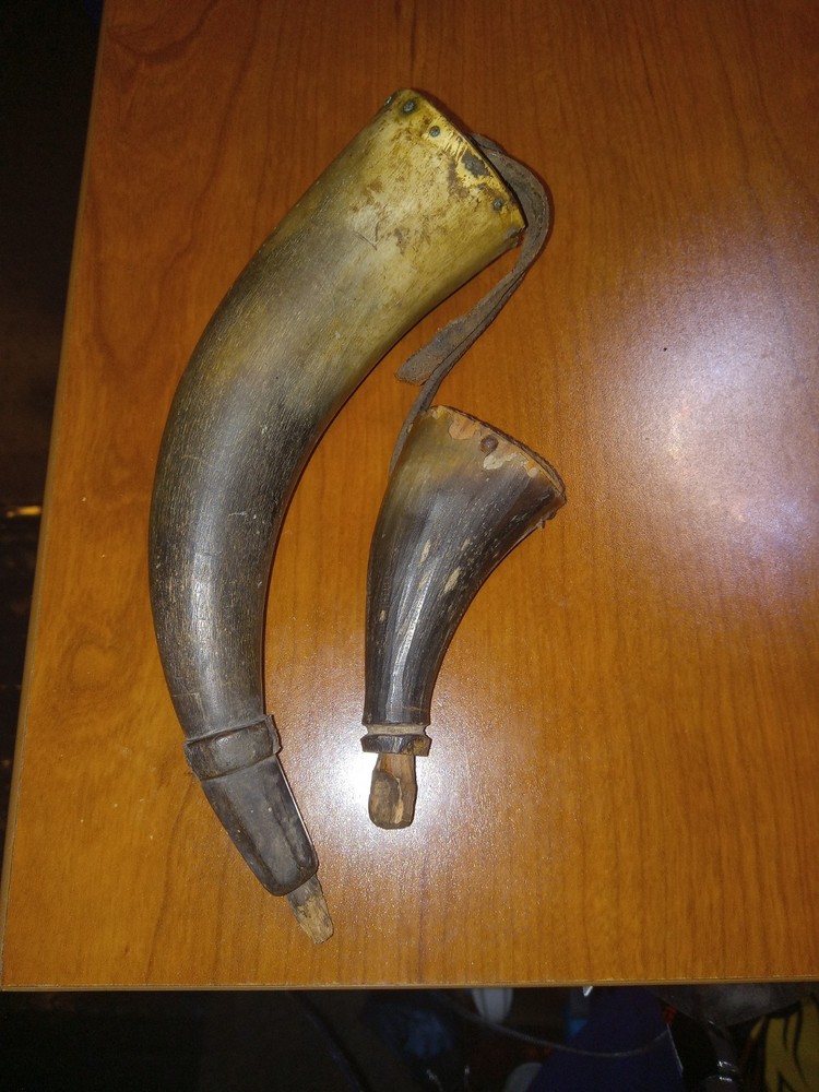 ANTIQUE POWDER HORN PAIR
