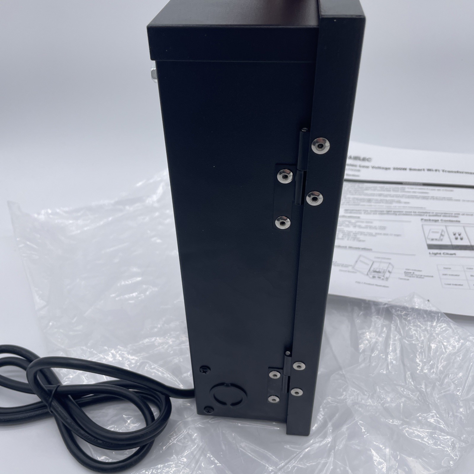 200W Smart Wi-Fi Landscape Low Voltage Transformer 2 Zone 120V AC to 12V 15V AC