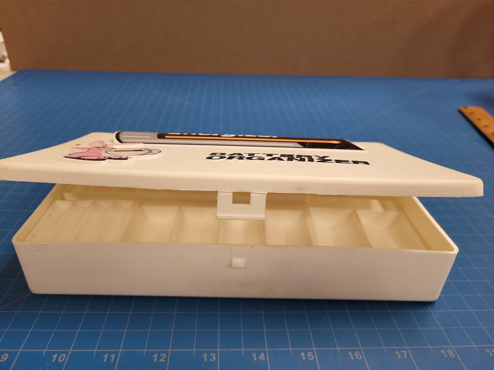 Energizer Battery Organizer Storage Case Holder Box Container AA AAA C D 9V