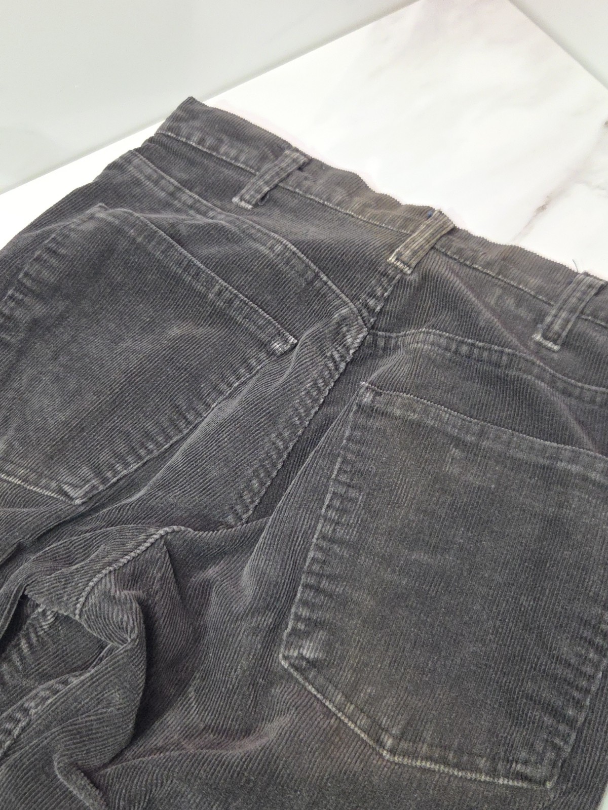 1980s Vtg Levis 519 Straight Taper 31x34 Black Corduroy Pants Talon Zip USA