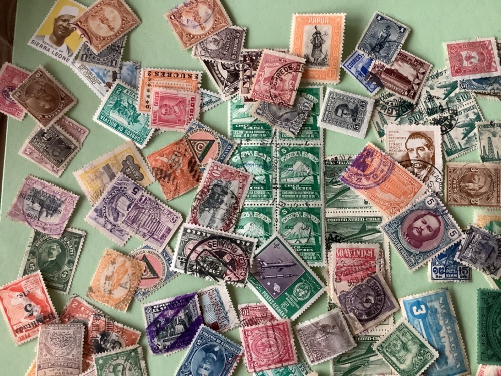 Stamps to sort World mixed stamps Ref A2272