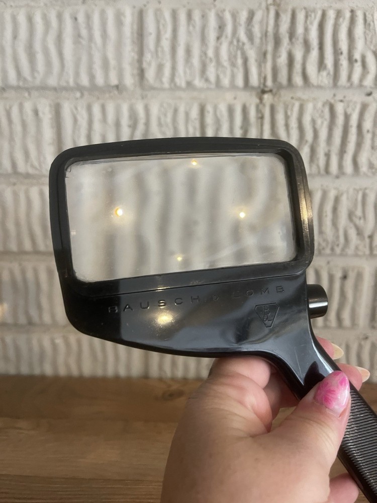 BAUSCH & LOMB Optical Lighted Magnifier Glass Rectangular Reader Hand Held Works