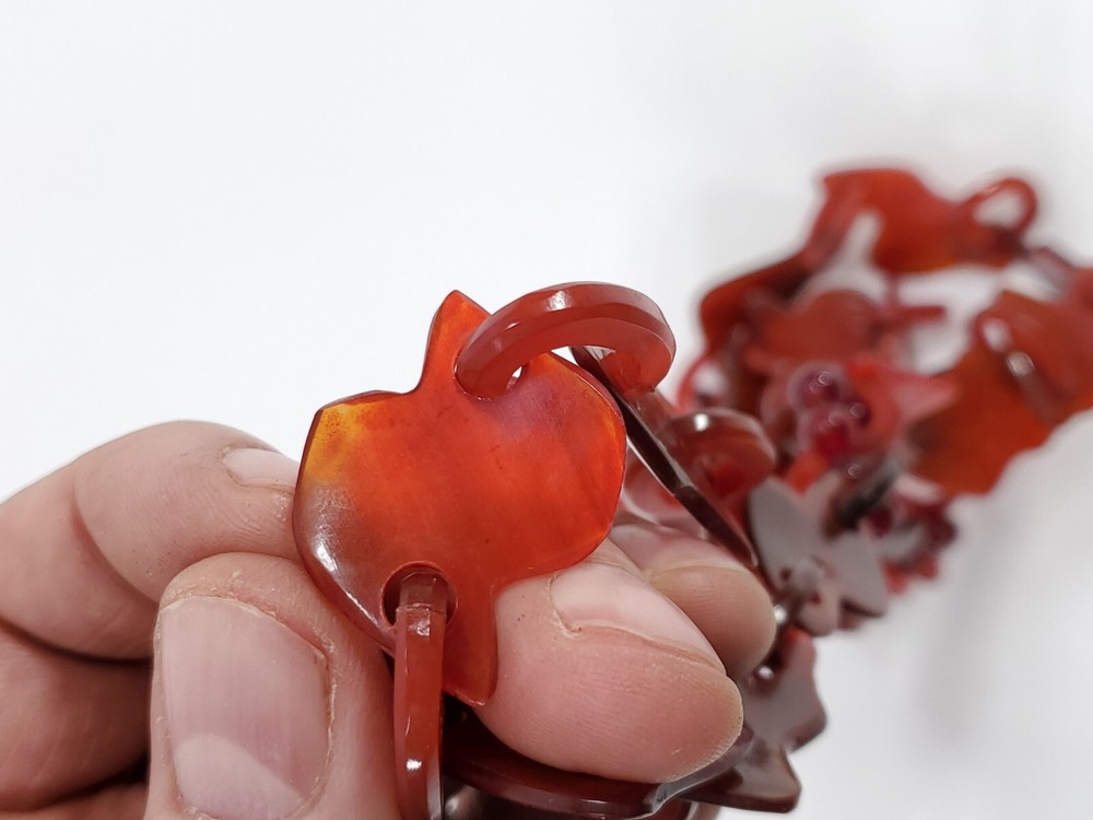 Mid Century Bakelite Necklace Amorphic Design