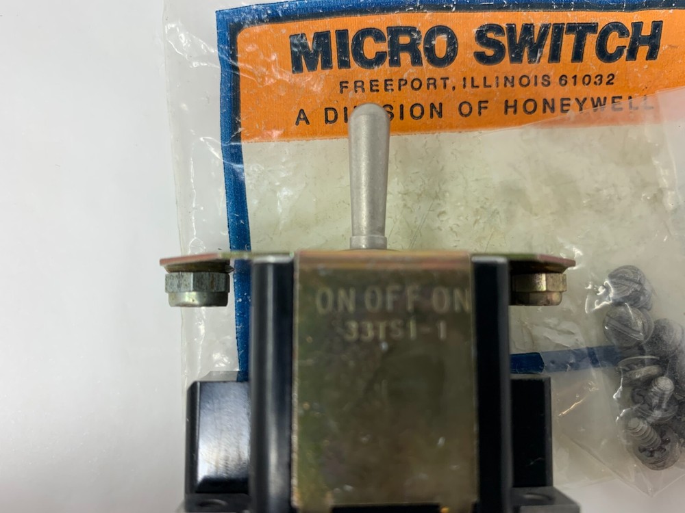 Honeywell Micro Switch 33TS1-1 Maintenance Toggle Switch ON/OFF/ON NOS
