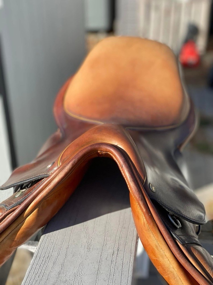 17” Medium County Symmetry