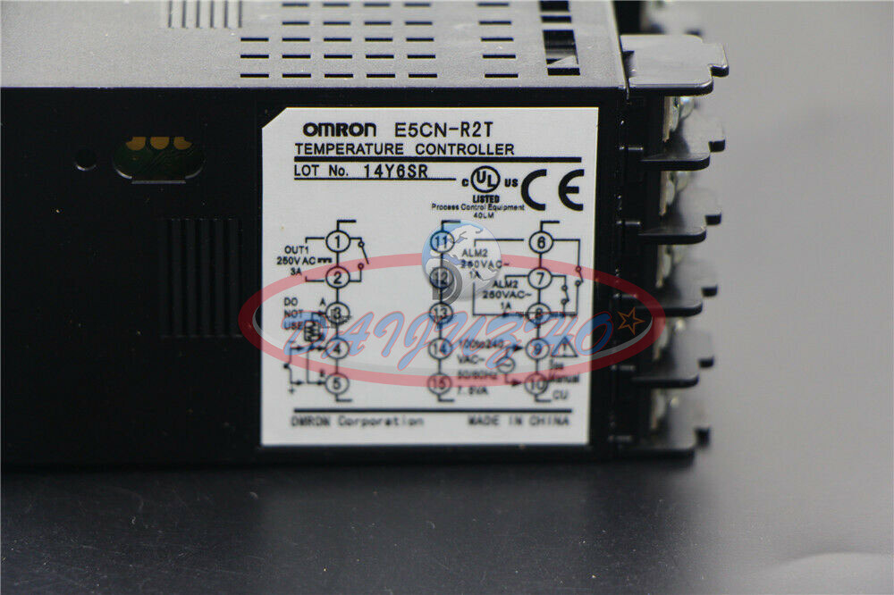 One NEW IN BOX Omron E5CN-R2T Temperature Controller 100-240VAC