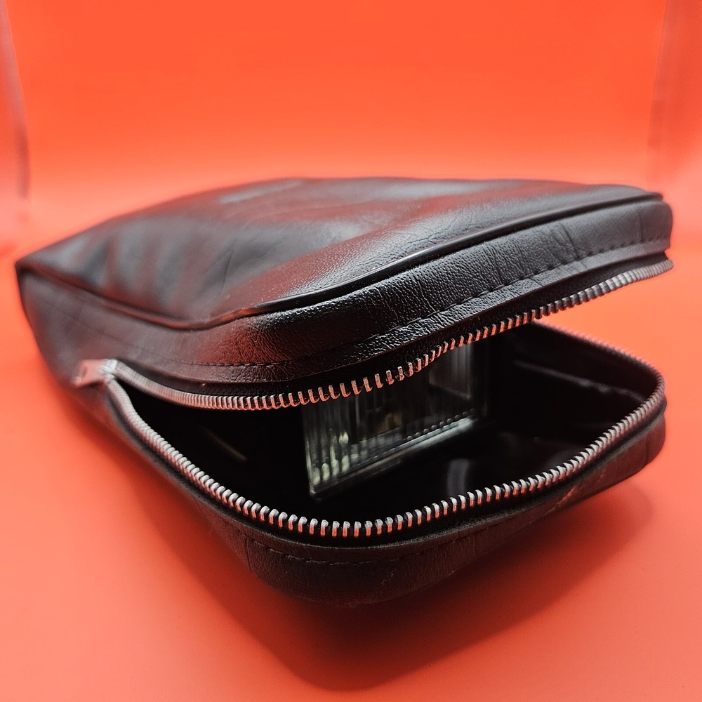 Vivitar Auto Thyristor 3700 Camera Flash Attachment - Very Nice With Case