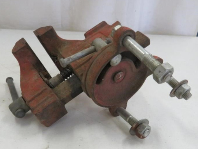 Vintage KMC (K-Mart Corp) Bench Vise, 3-1/2" Wide Jaw w/Swivel Base