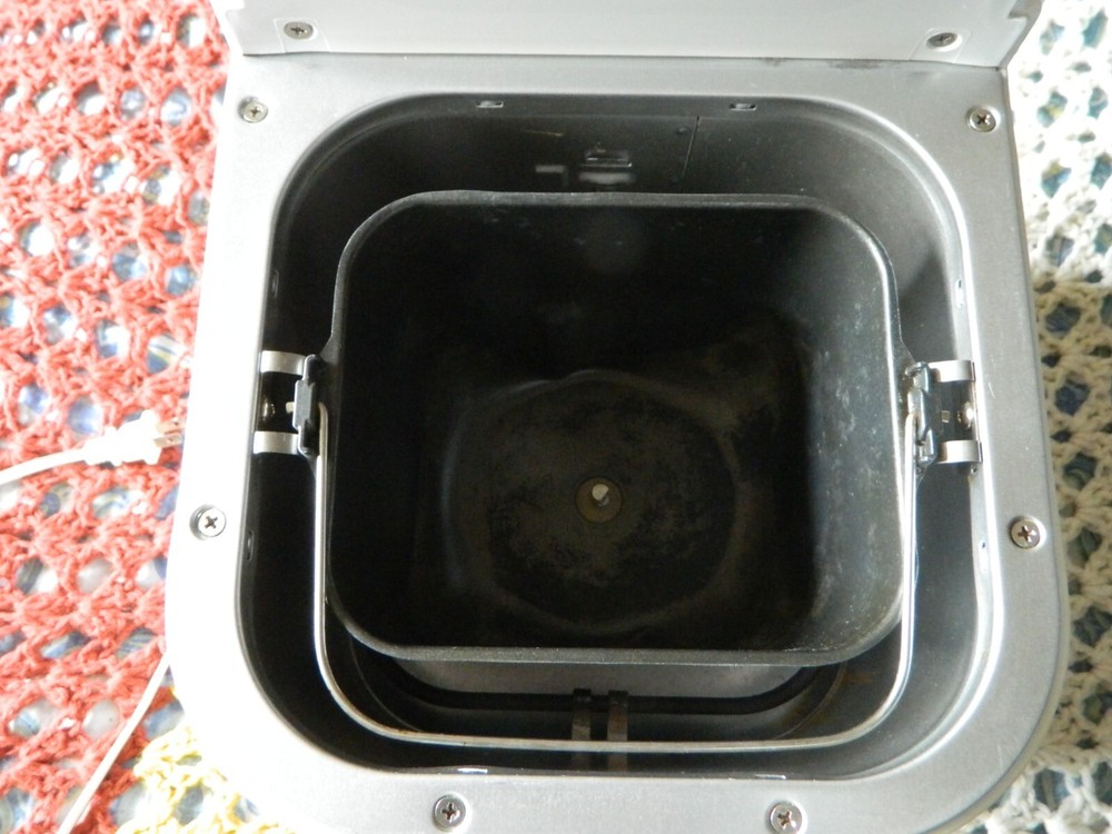 Breadman Automatic Bread Maker Model TR444