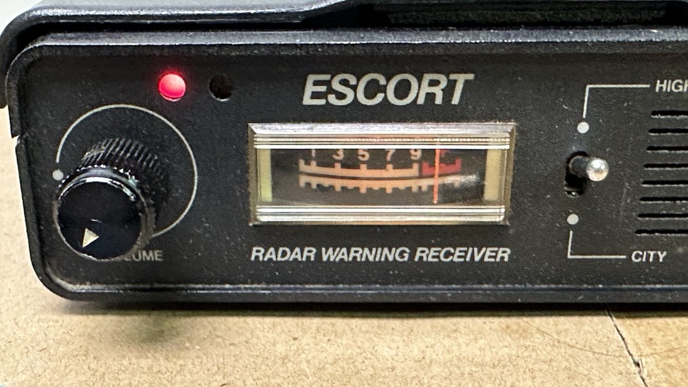 Cincinnati Microwave ESCORT Radar Detector w/ Mount, Cable -Meter not responding