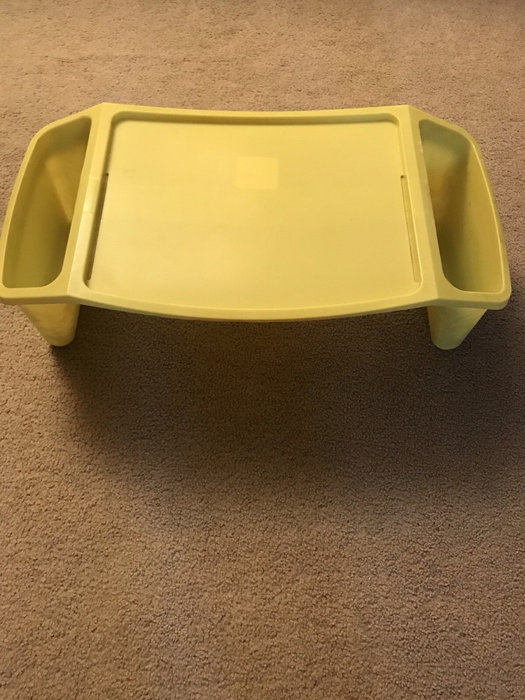 Children’s Light Green Desk - EUC - Pick Up Only!