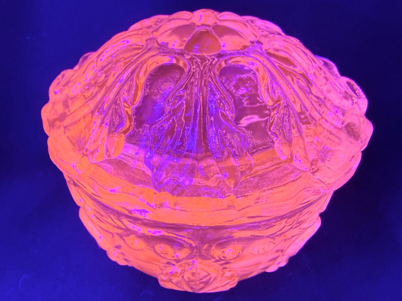 Green Vaseline Uranium glass covered candy dish coffee sugar jar bowl / selenium