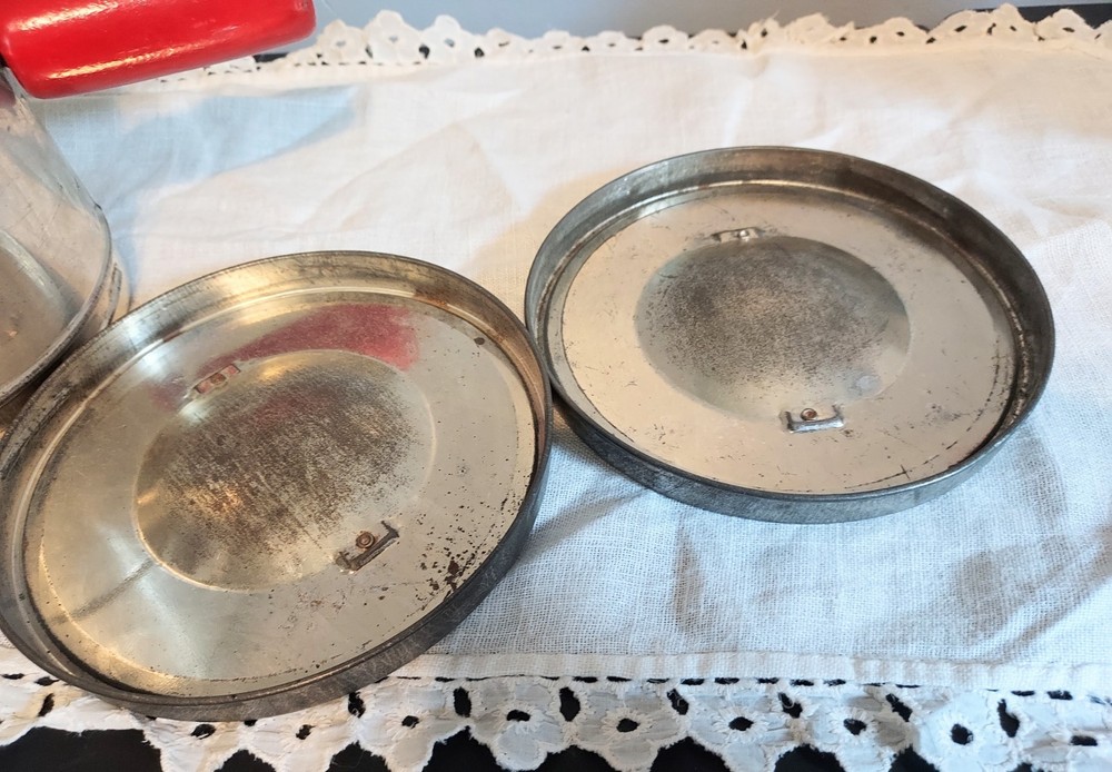 vintage Duplex 5 cup sifter red handle kitchy