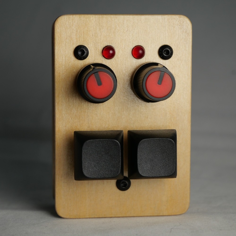 madMidiMiniClassicPlus Midi Controller 2 buttons, 2 potentiometers, 2 LEDs