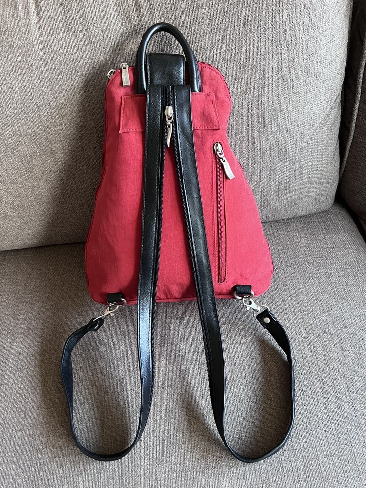 Baggallini Metro Convertible Backpack Nylon Rusty Red. Clean Inside/out
