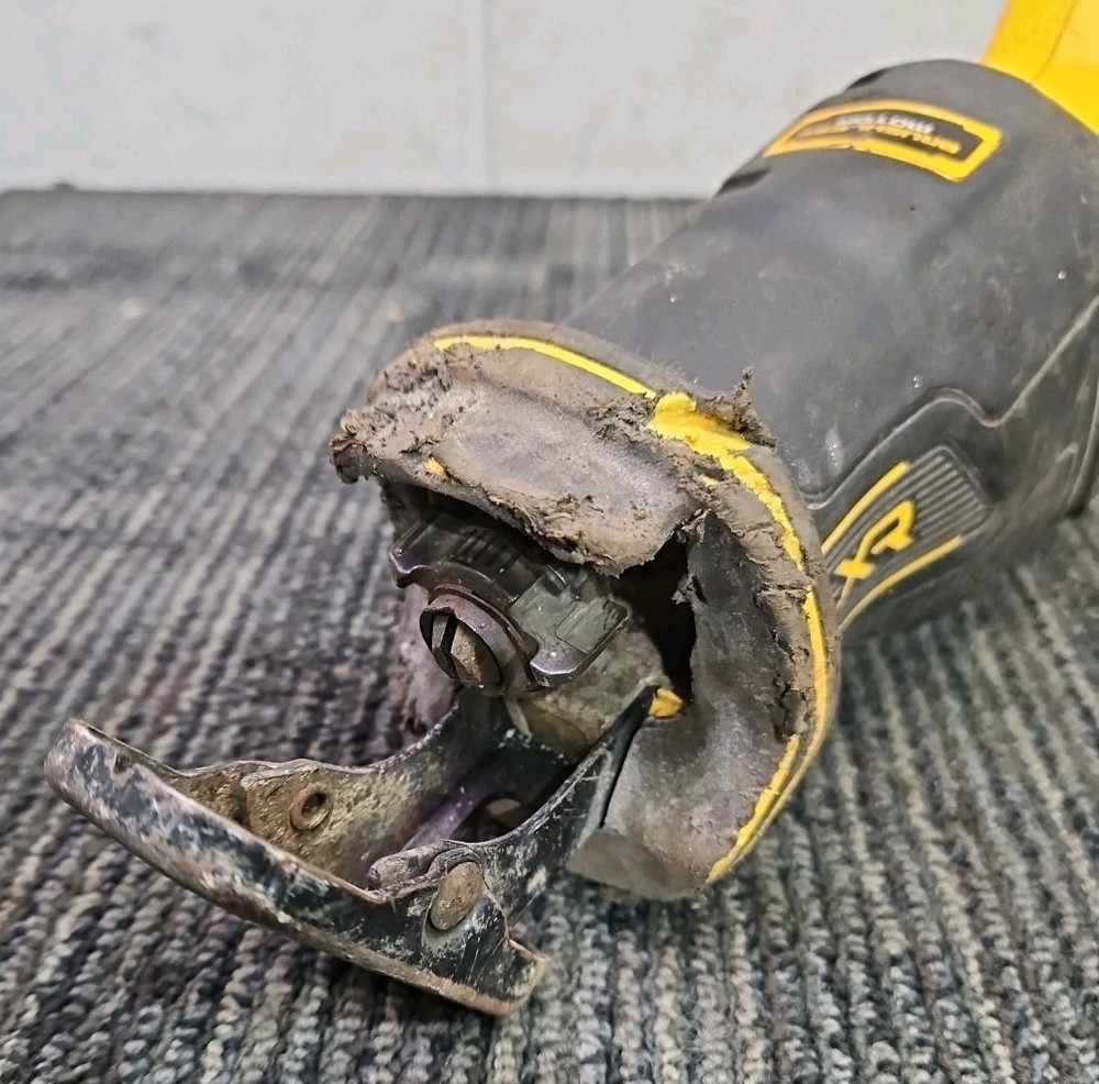 DeWalt Tools DCS382 Variable Speed Reciprocating Saw + 1.3Ah Batt & Charg - READ
