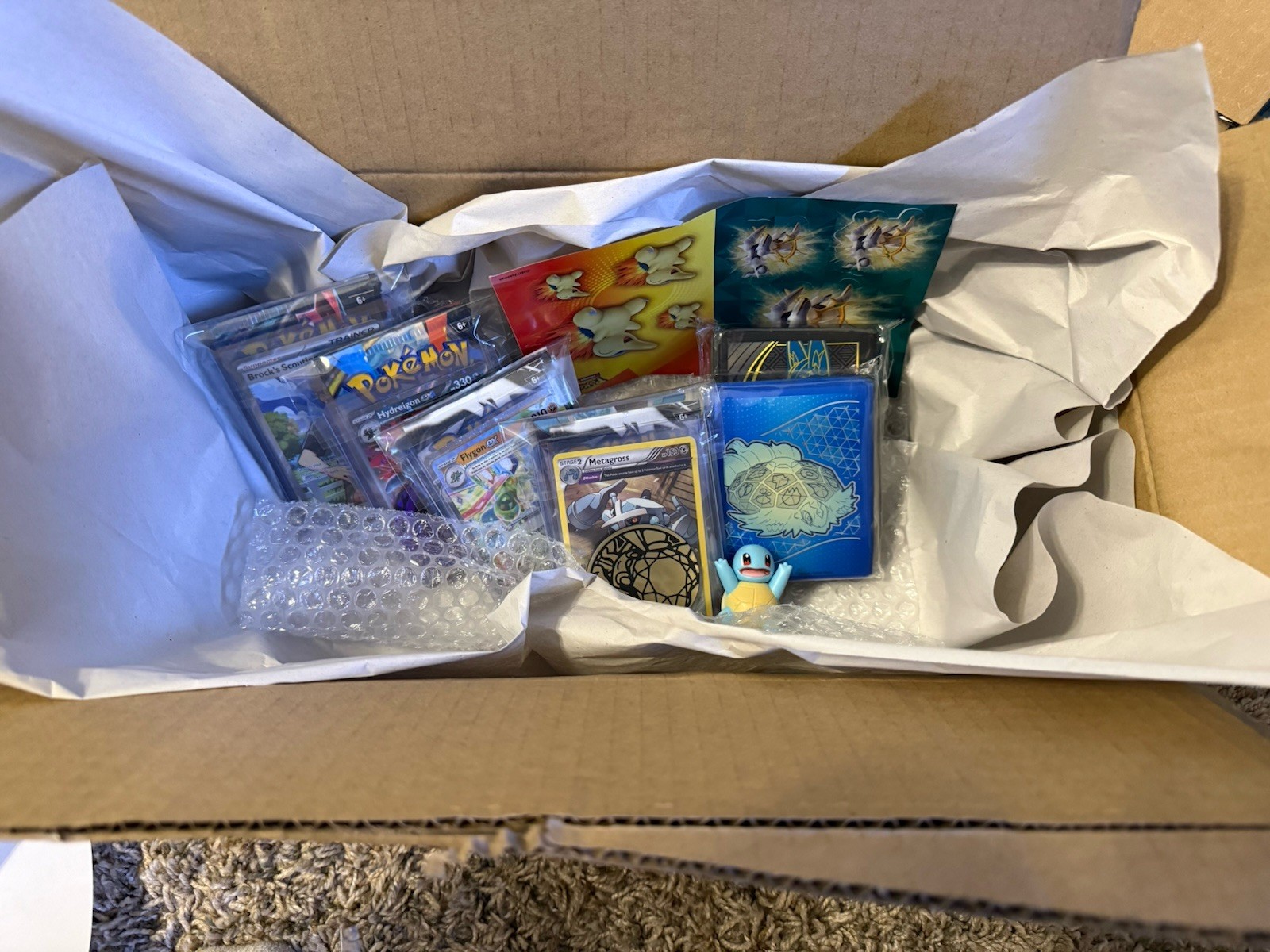 Pokemon TCG 4 - Pack Mystery Box (4 Booster Packs & 4 Mystery Packs)