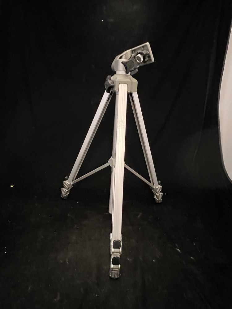Velbon LEB-3C CLIPPER TRI-POD See Pictures For Measurements