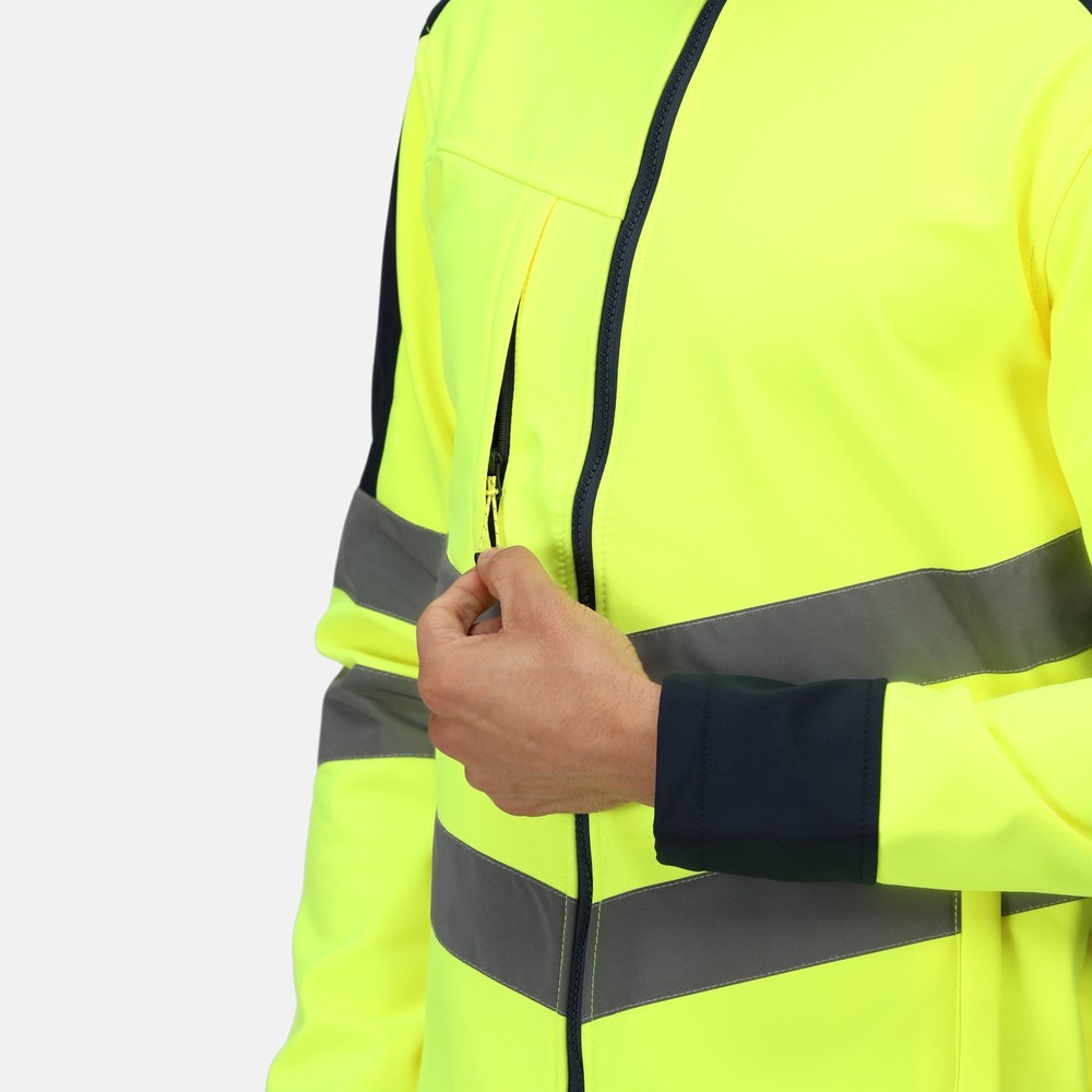 Regatta High Visibility Pro Softshell Jacket TRA625 - Men's Protected Work Coat