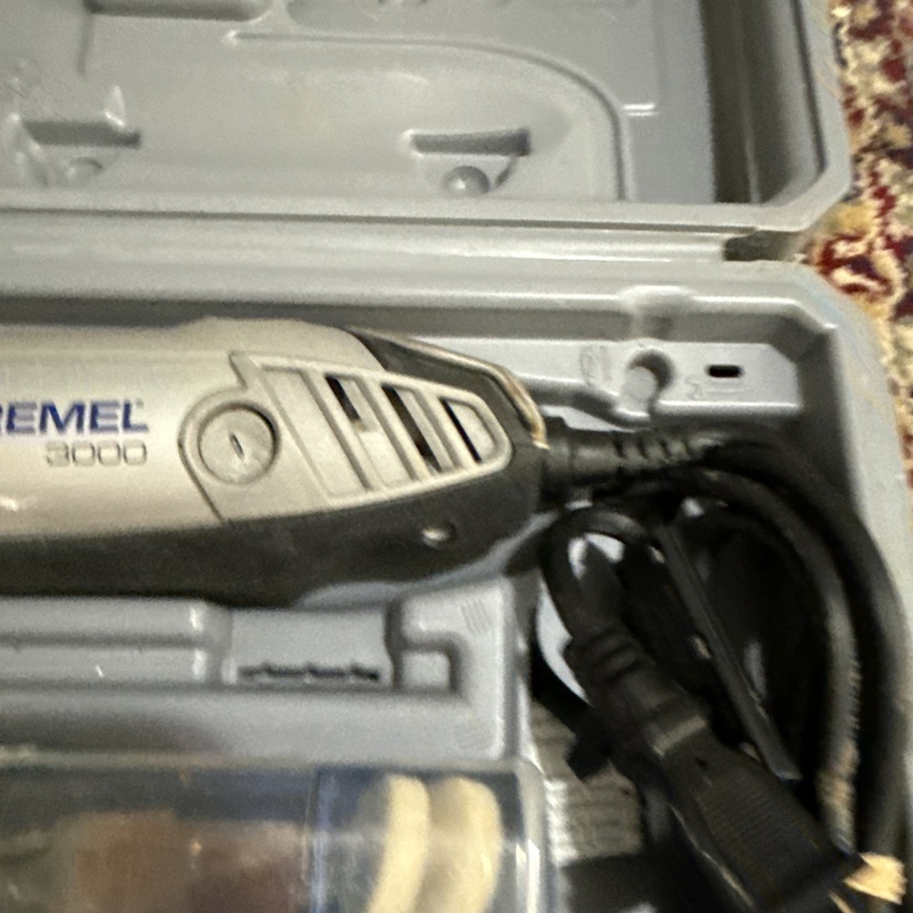 Dremel 3000 Variable Speed Rotary Tool + Kits